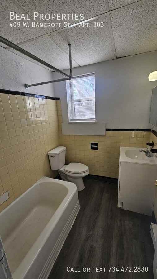 409 W Bancroft St #303 - Photo 5 of 10