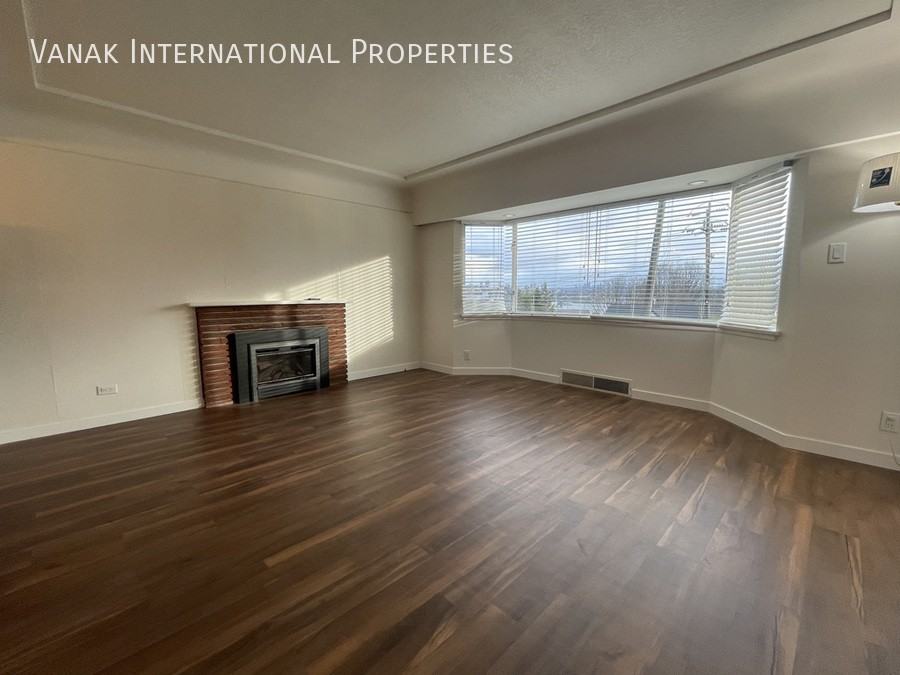 822 4th St E - Photo 2 of 17