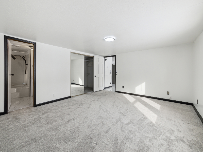 1567 Brookline St - Photo 5 of 14