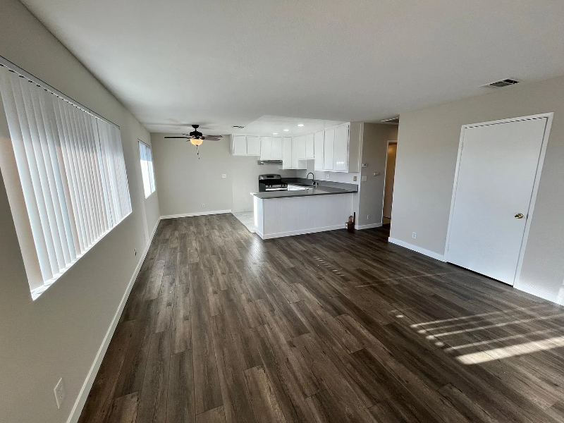 623 E Cedar Ave #L - Photo 5 of 13