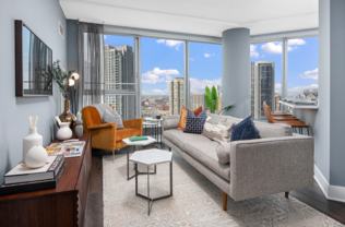 300 N Canal St - Photo 1 of 1