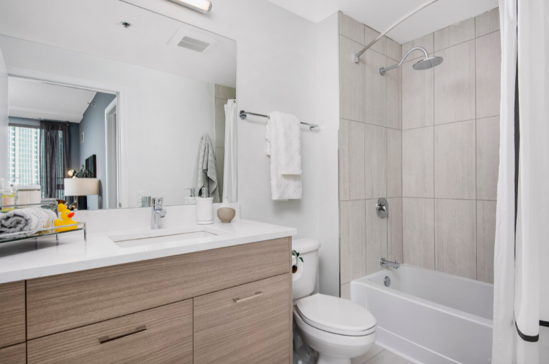 300 North Canal Street - Photo 5 of 10