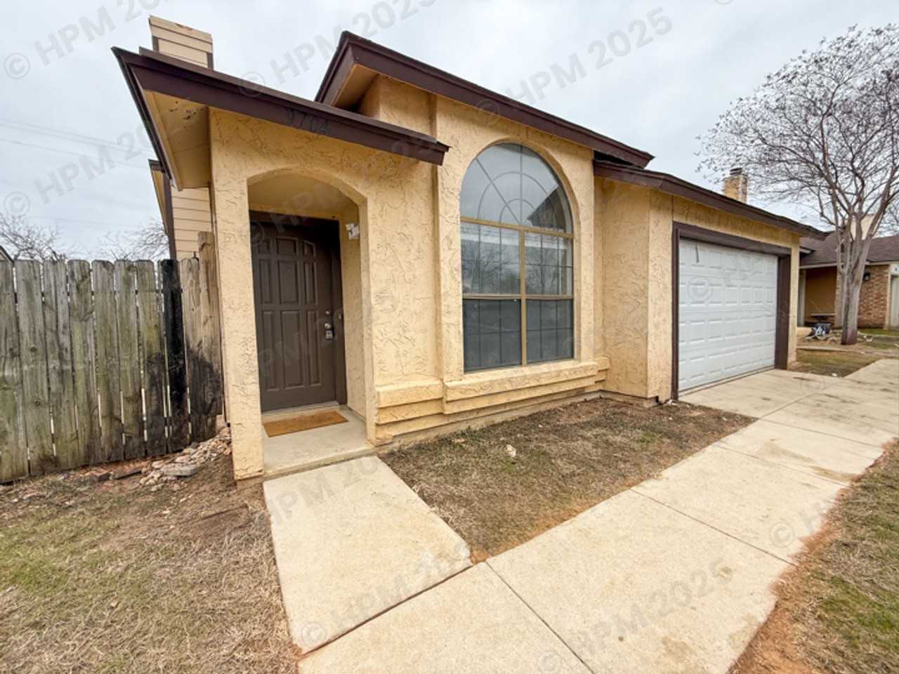 9704 Valley Crst - Photo 2 of 15