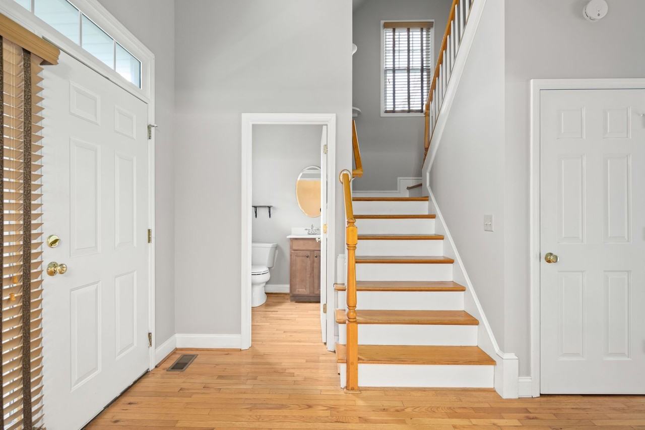 6 Winding Oak Dr - Photo 3 of 26