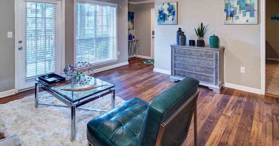 Huntington Chase Apartments - Photo 4 of 14