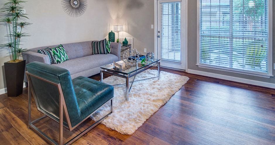 Huntington Chase Apartments - Photo 5 of 14