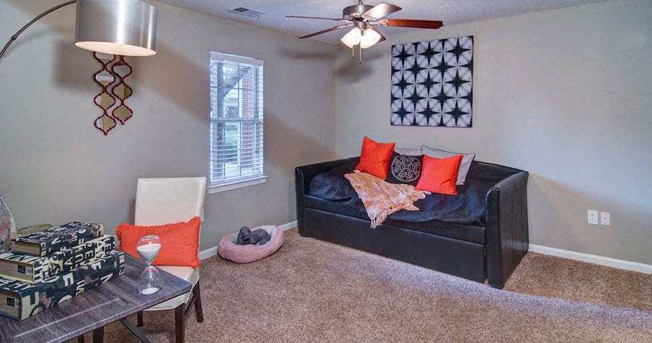 Huntington Chase Apartments - Photo 6 of 14