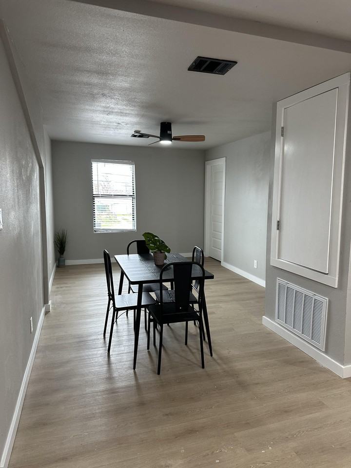 Cochran St - Photo 3 of 4