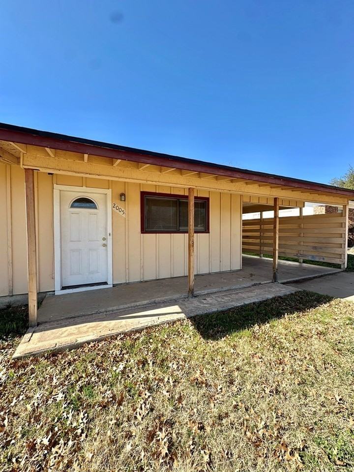 2005 A And M Ave - Photo 2 of 18