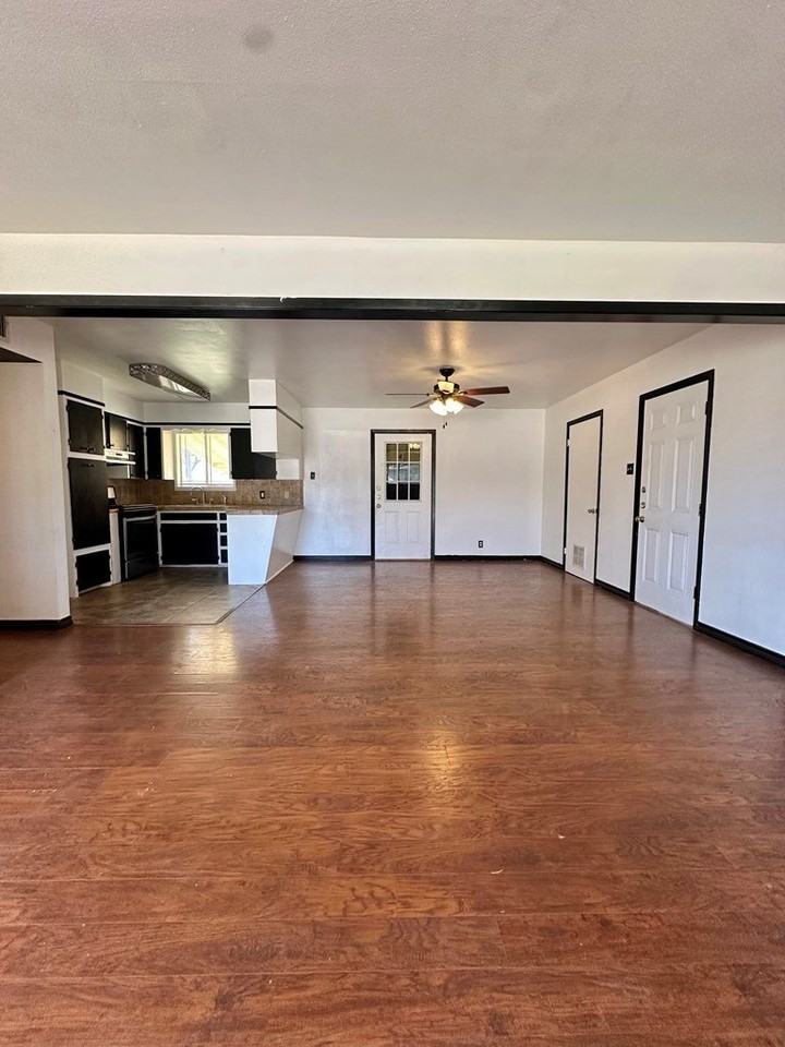 2005 A And M Ave - Photo 4 of 18