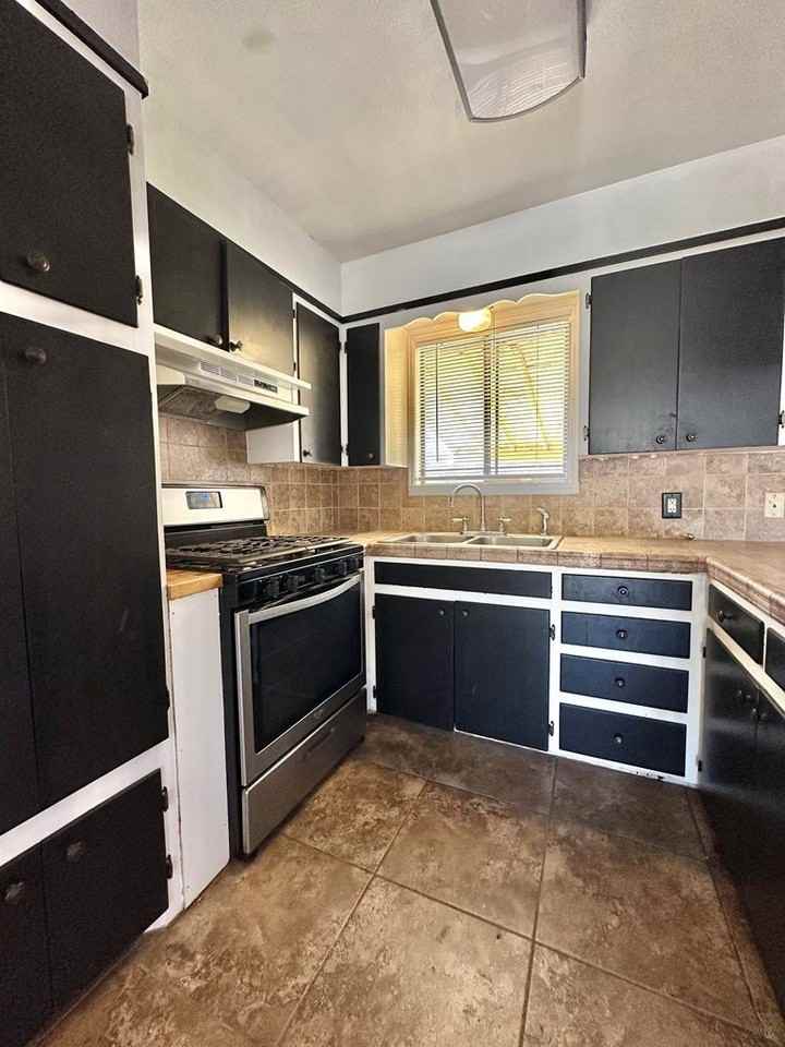 2005 A And M Ave - Photo 6 of 18