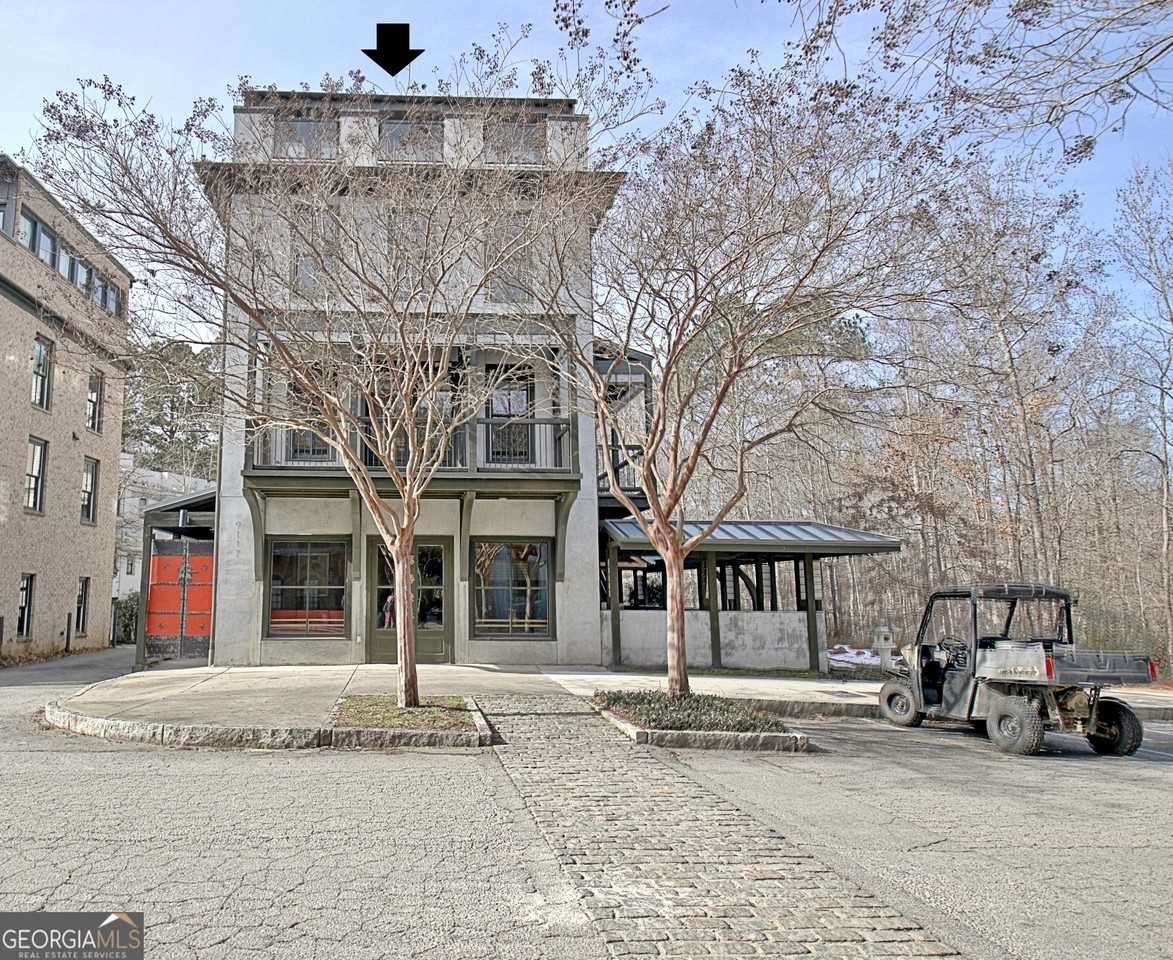 9117 Selborne Ln - Photo 3 of 50