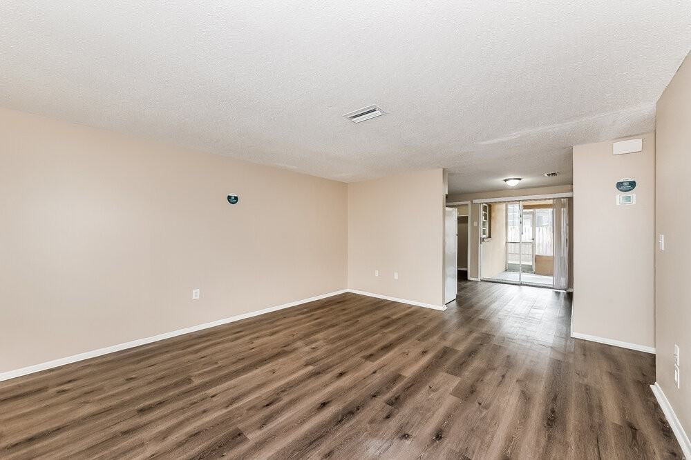 430 Briarwood Rd - Photo 3 of 16