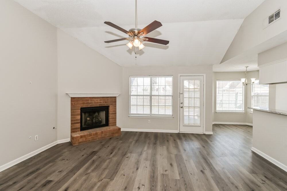 7550 Roundleaf Dr - Photo 3 of 16