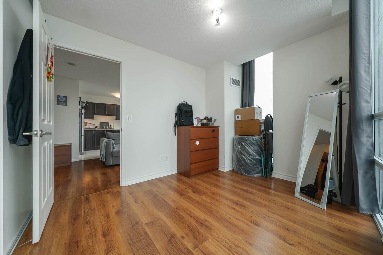 25 Lower Simcoe Street - Photo 2 of 15