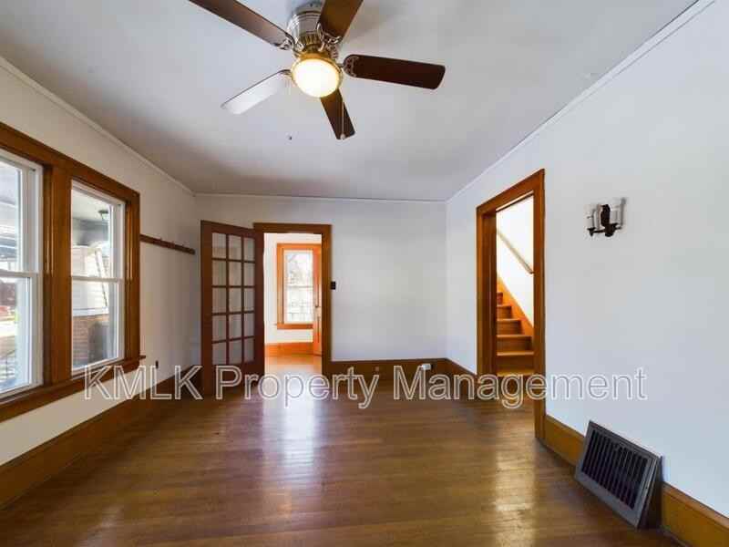 524 Allyn St - Photo 7 of 50