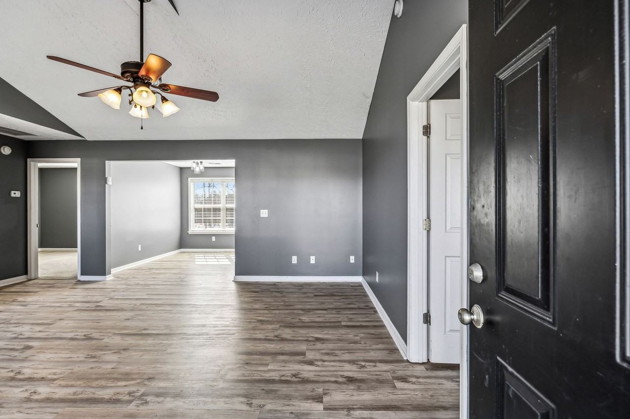 509 Upperglade Ct - Photo 5 of 31