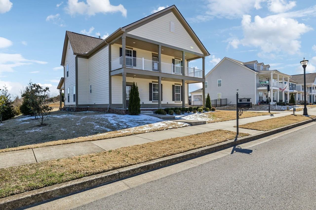 1222 Westlawn Blvd - Photo 2 of 45