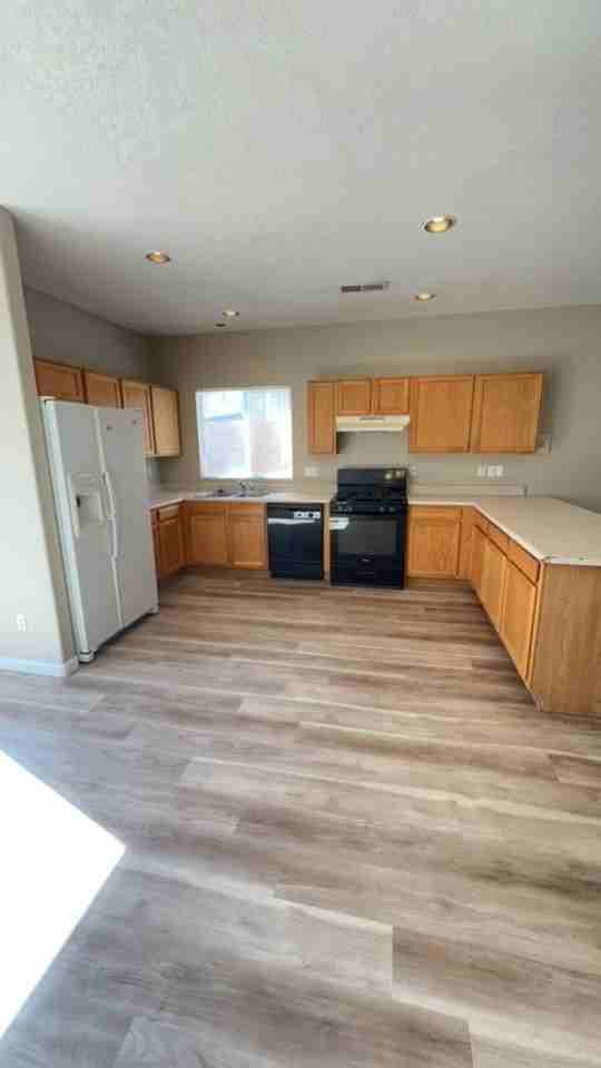 1512 Vista Monte Dr Ne - Photo 4 of 18