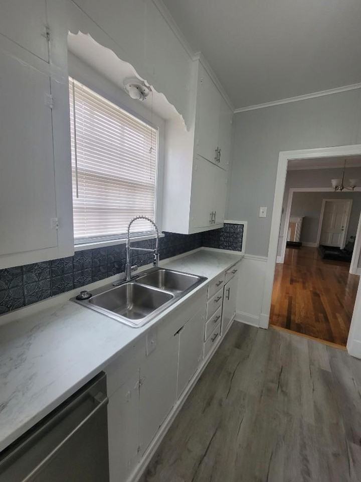 103 E Robinson Pl - Photo 6 of 50