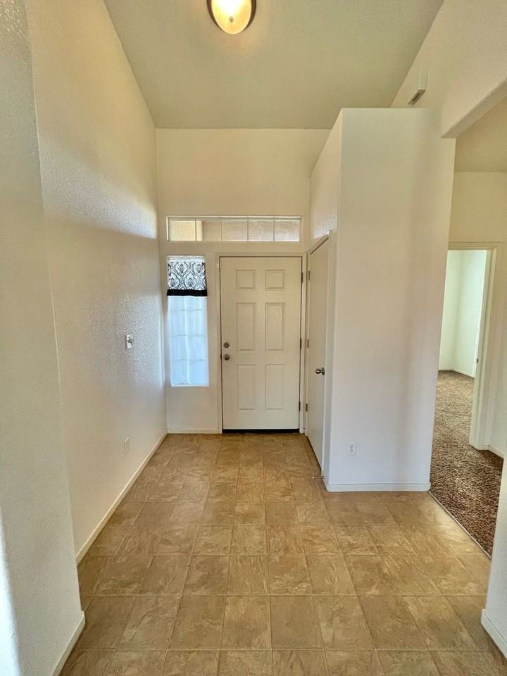 1122 Fume Blanc St - Photo 3 of 23