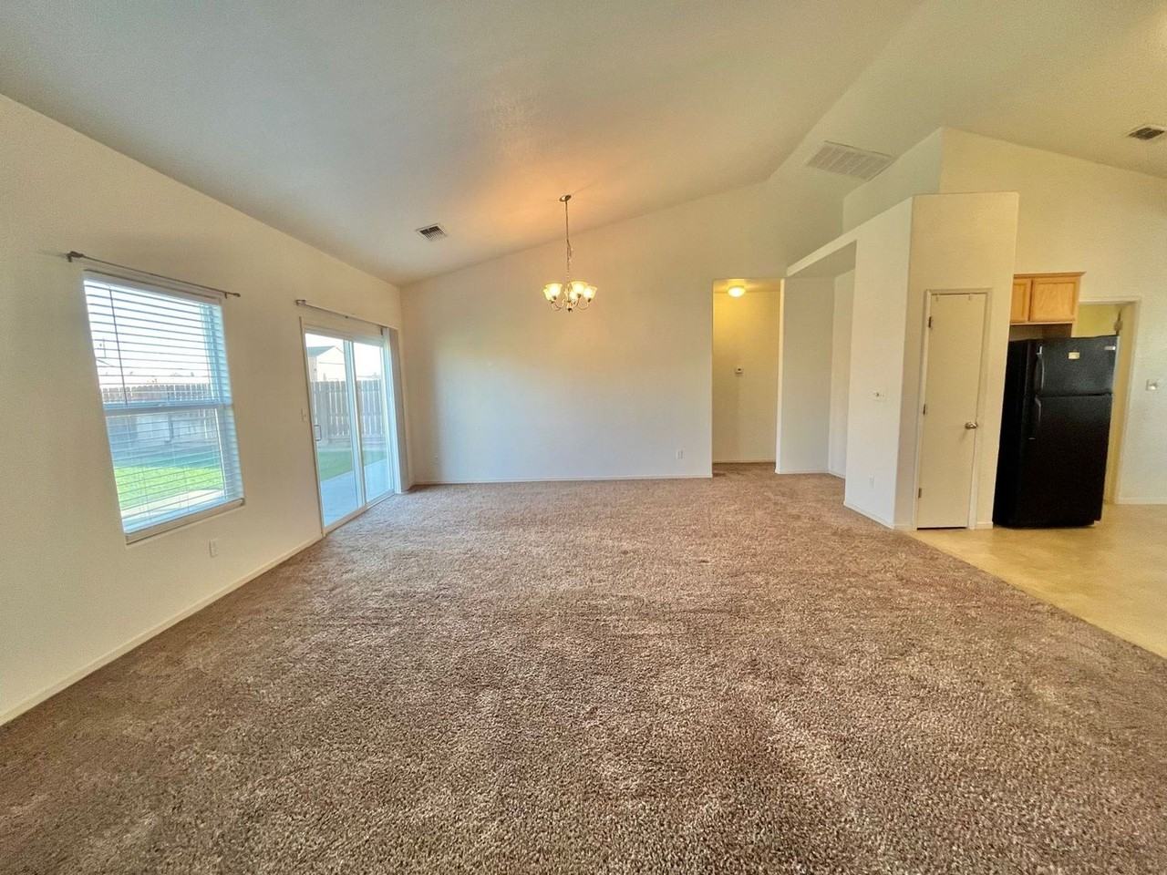 1122 Fume Blanc St - Photo 6 of 23