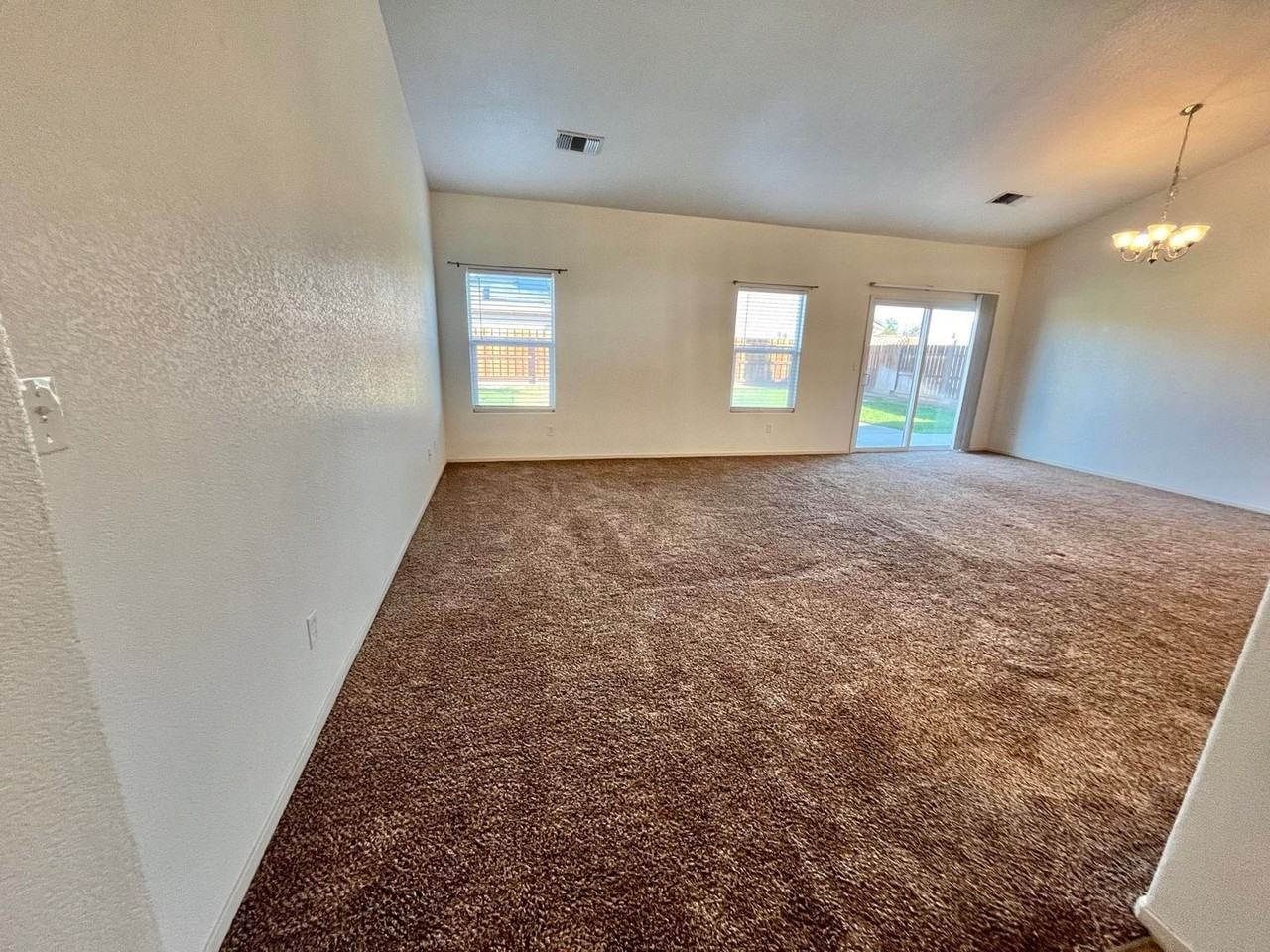 1122 Fume Blanc St - Photo 7 of 23