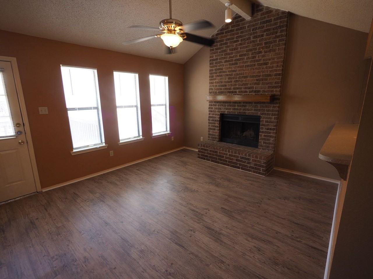 402 Rawhide Loop - Photo 3 of 18
