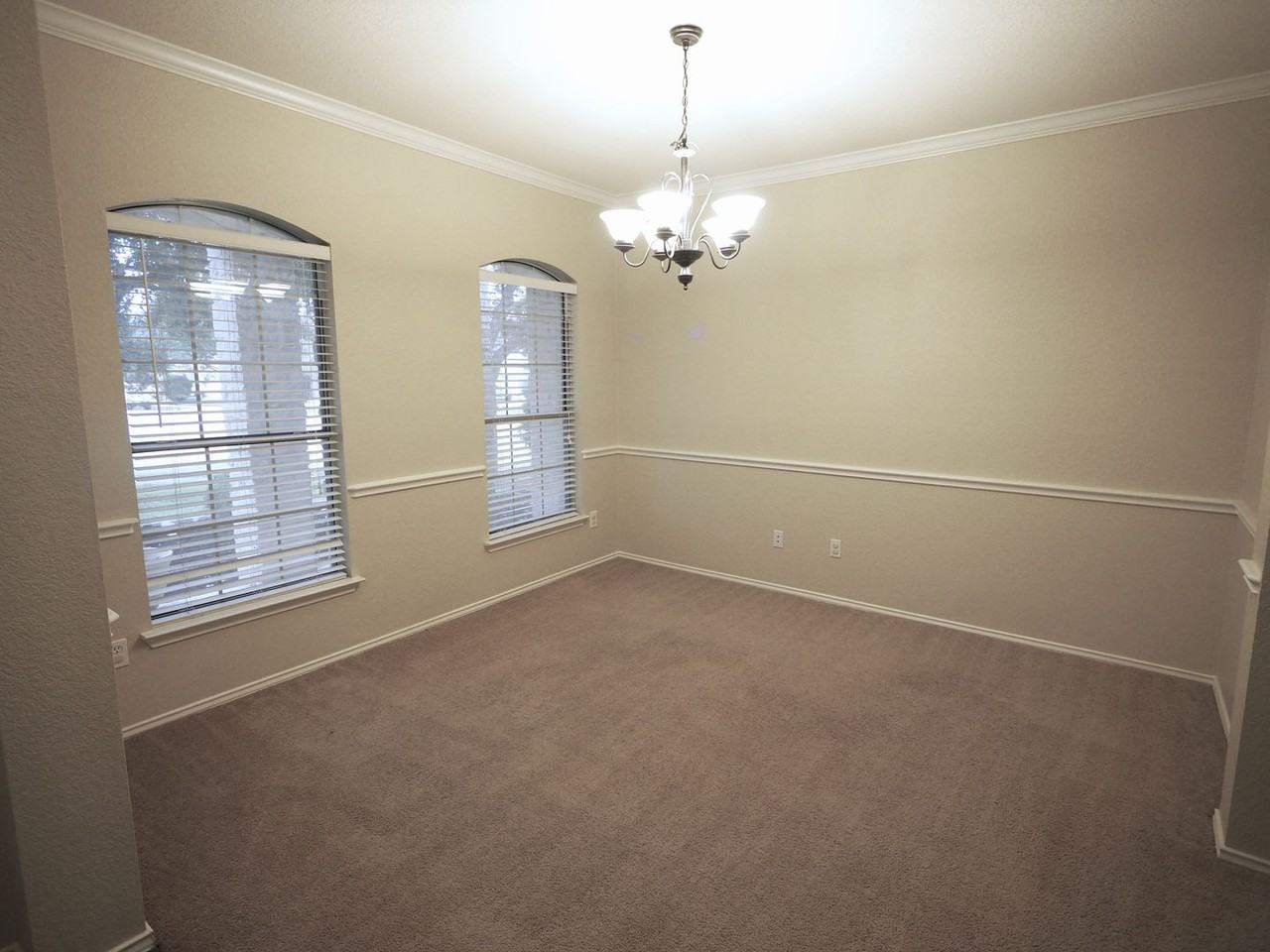 1506 Amber Day Dr - Photo 3 of 24