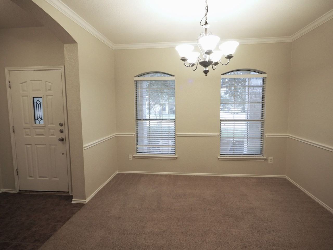 1506 Amber Day Dr - Photo 4 of 24
