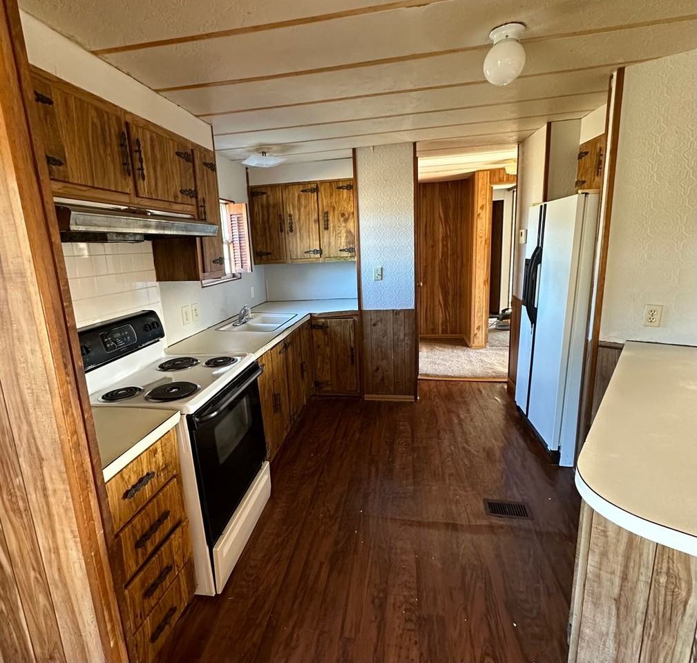 208 J B Swartz Rd - Photo 2 of 7