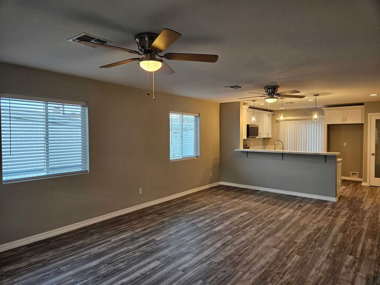 1785 Forest Dr - Photo 4 of 27