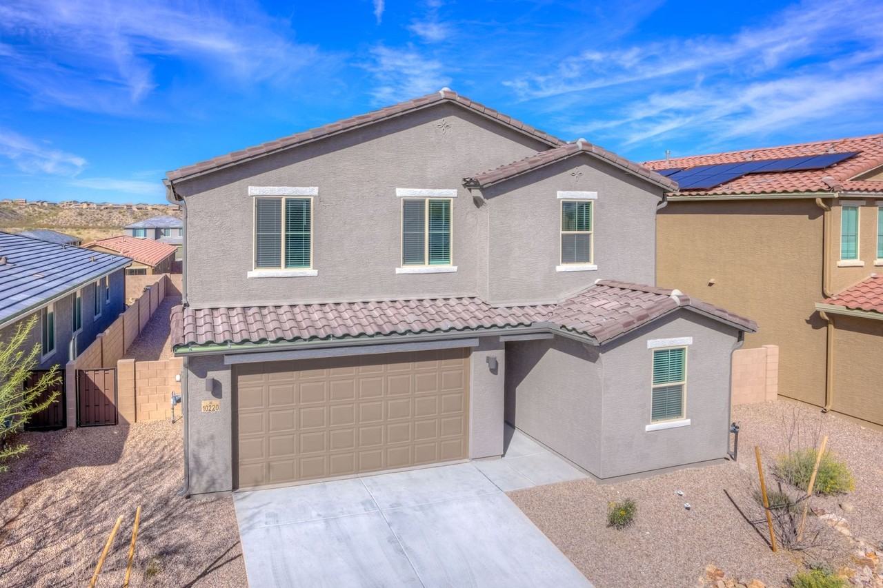 10220 S Rolling Water Dr - Photo 2 of 37