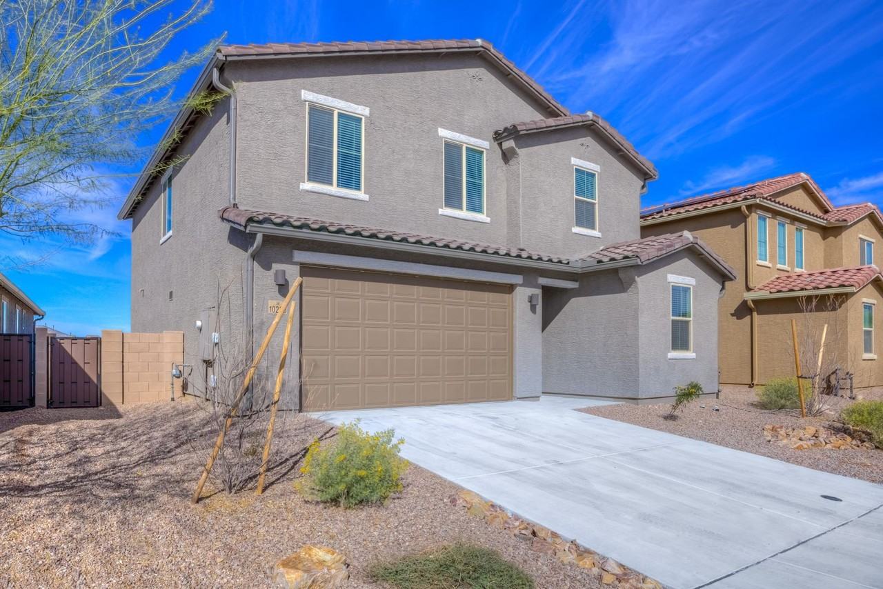 10220 S Rolling Water Dr - Photo 3 of 37