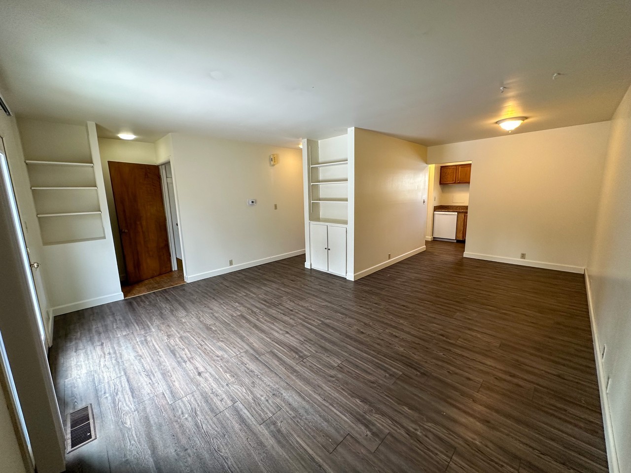 601 East Washington Street - Photo 3 of 10