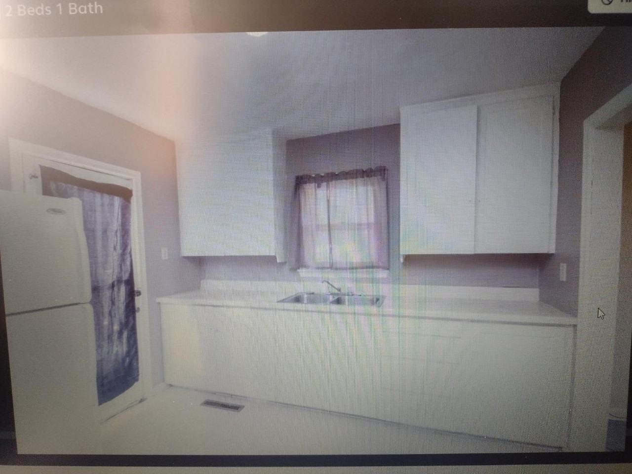 321 W Avenue B - Photo 6 of 8