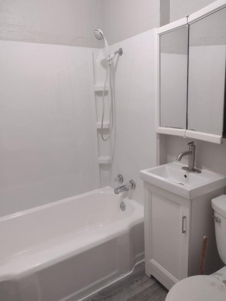 321 W Avenue B - Photo 7 of 8