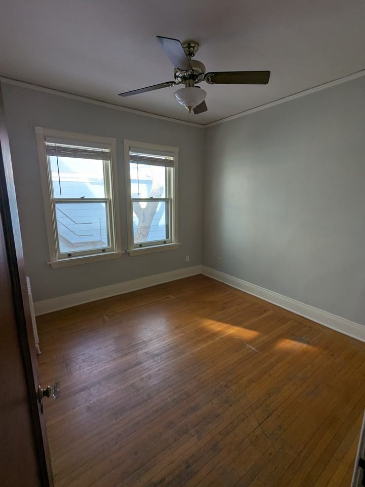1917 Stevens Ave #4 - Photo 5 of 9
