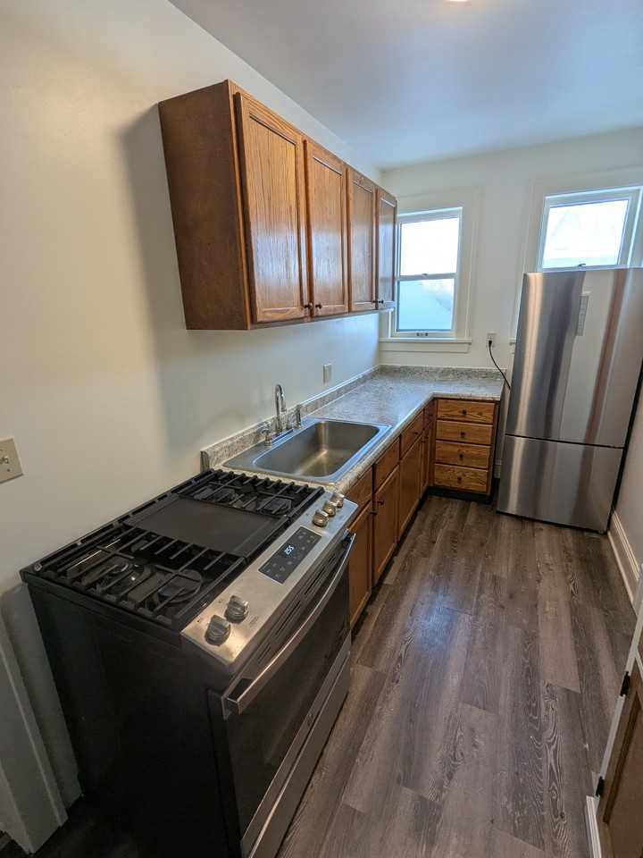 1917 Stevens Ave #4 - Photo 7 of 9