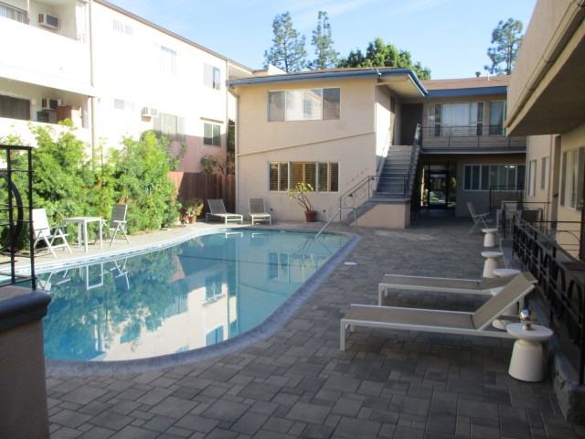 1435 N Fairfax Ave #4 - Photo 3 of 14
