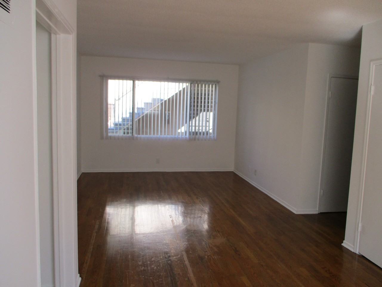 1435 N Fairfax Ave #4 - Photo 5 of 14