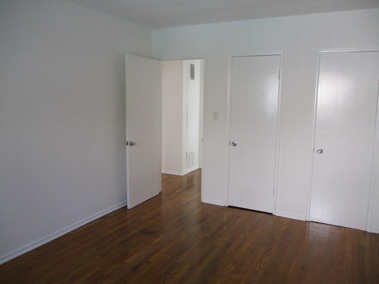 1435 N Fairfax Ave #4 - Photo 7 of 14