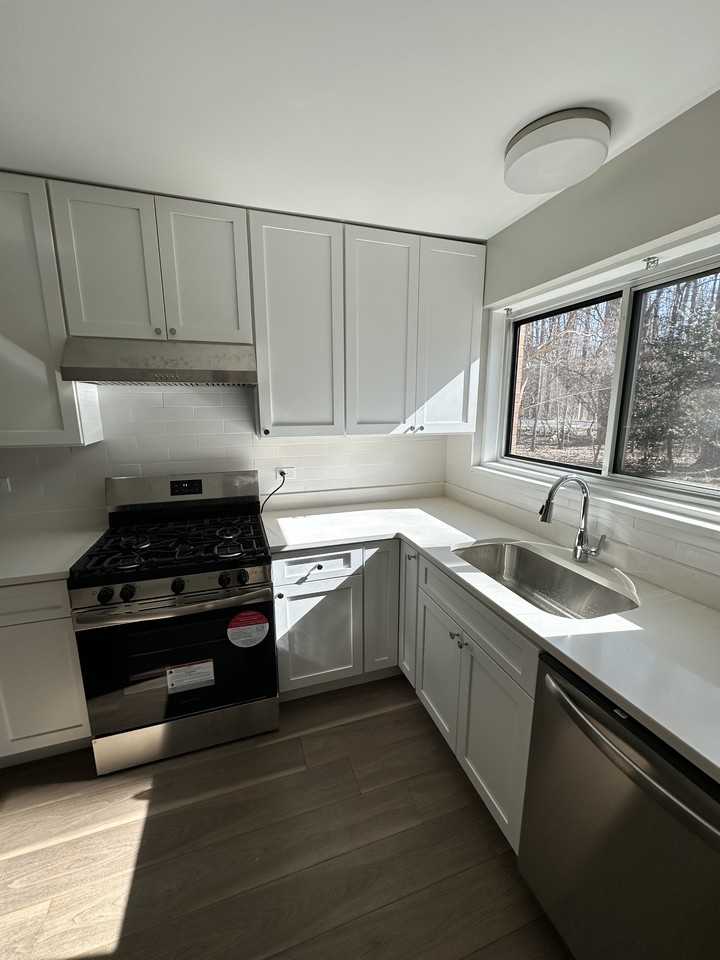 10619 Weymouth St #W3 - Photo 2 of 34