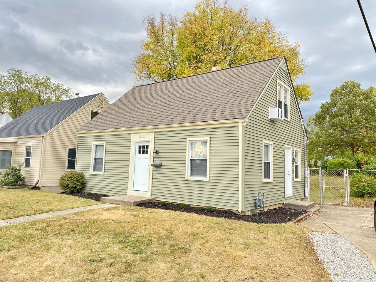 2168 W Bataan Dr - Photo 2 of 14