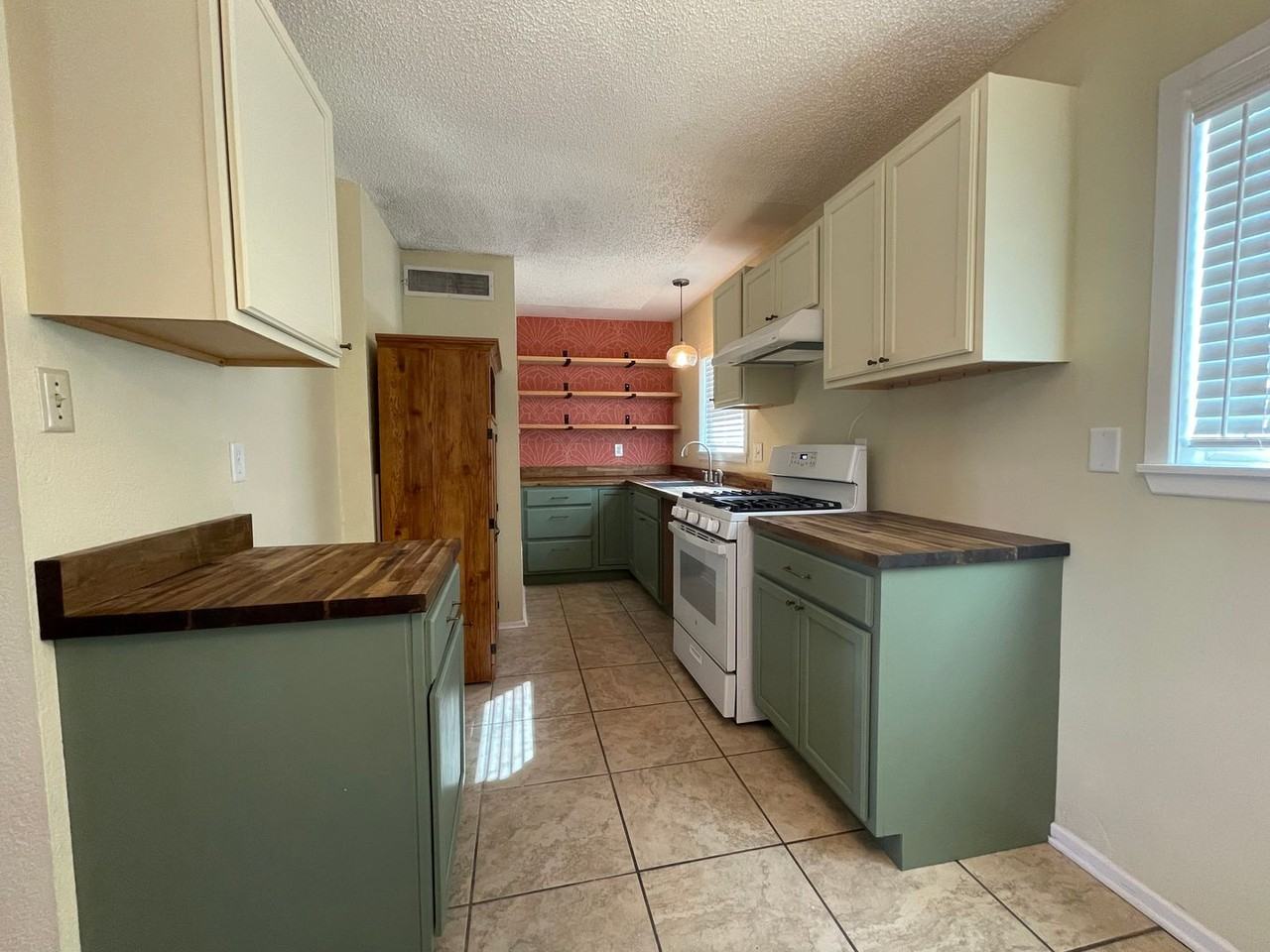 3406 44th St - Photo 3 of 7