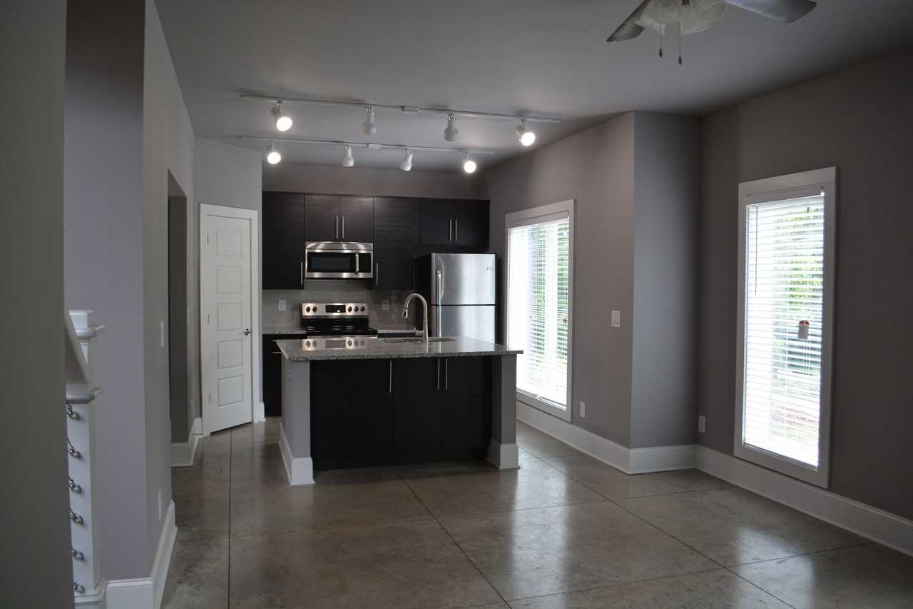 270 Fifth Street - Photo 3 of 7