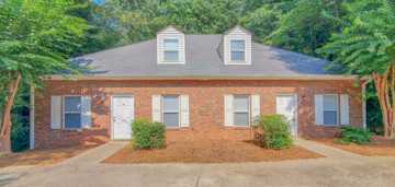 featured image of 140 Oxford Ct