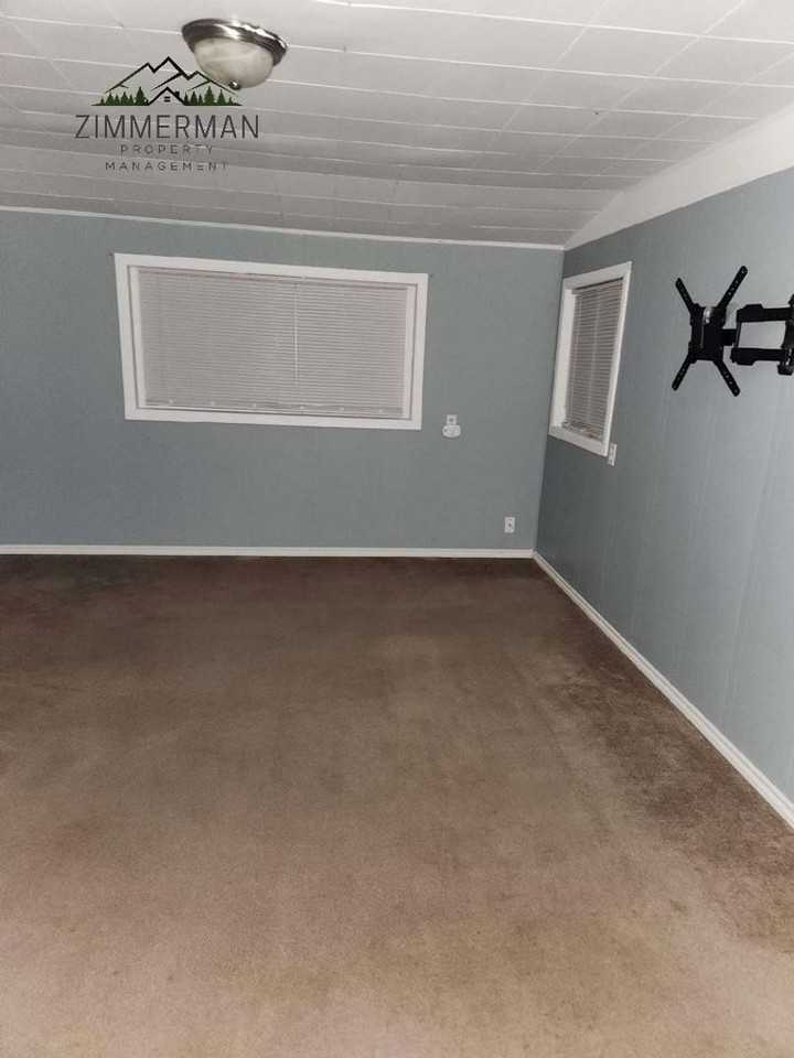 245 S 1st St - Photo 2 of 7