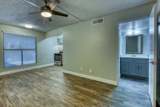 1457 W University Dr - Photo 1 of 1
