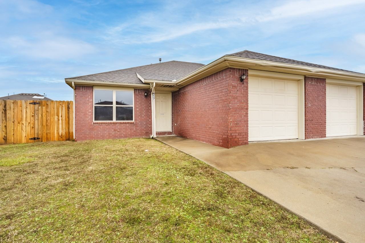 417 E Southern Trace Dr - Photo 2 of 26